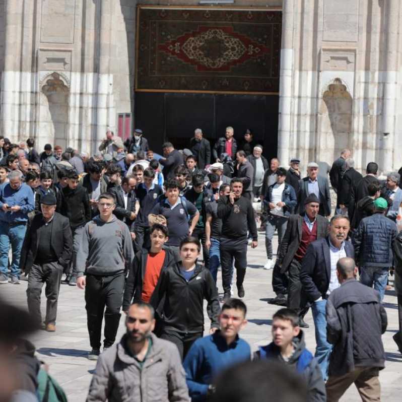 Ulu Cami gençlerle doldu taştı #4